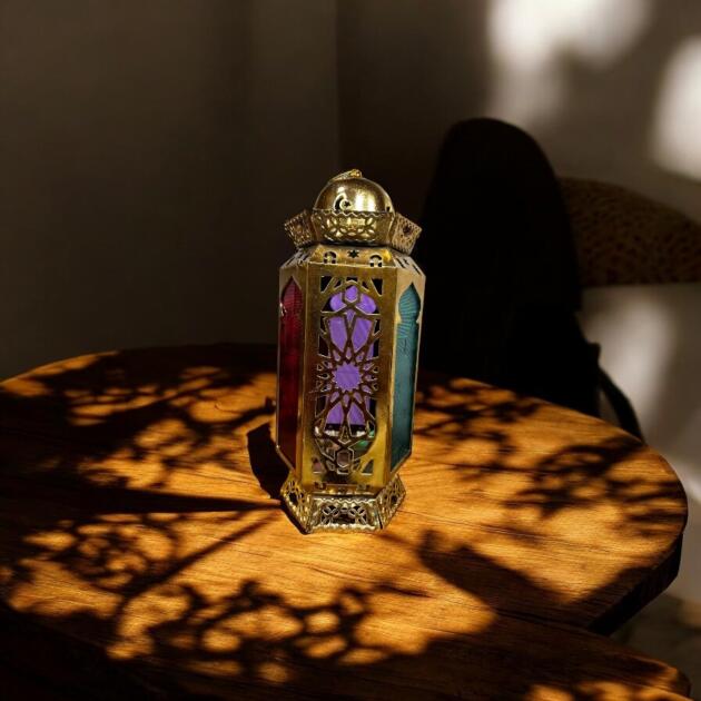 Ramadan metal lantern with Islamic design